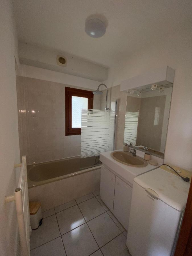 Appartement Situe A Cote Du Lac De Serre Poncon Saint-Sauveur  Esterno foto